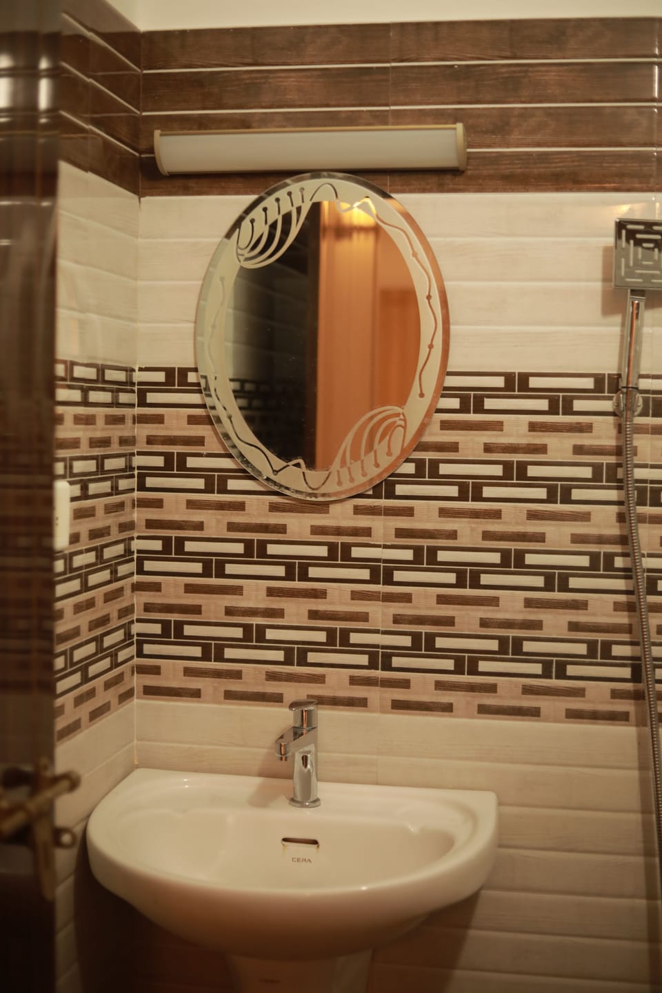 Shower, bidet, towels