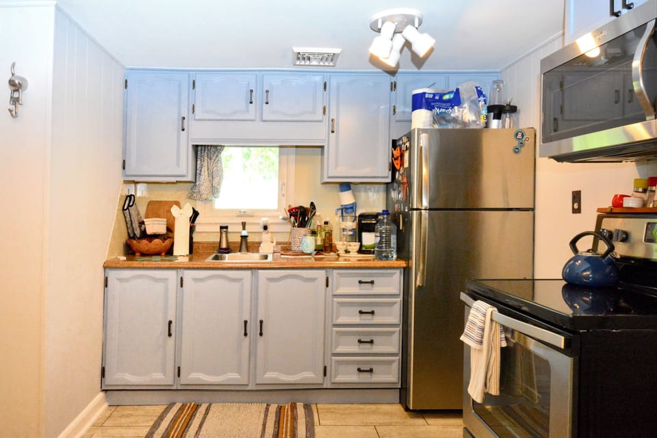 Unit B- Kitchen