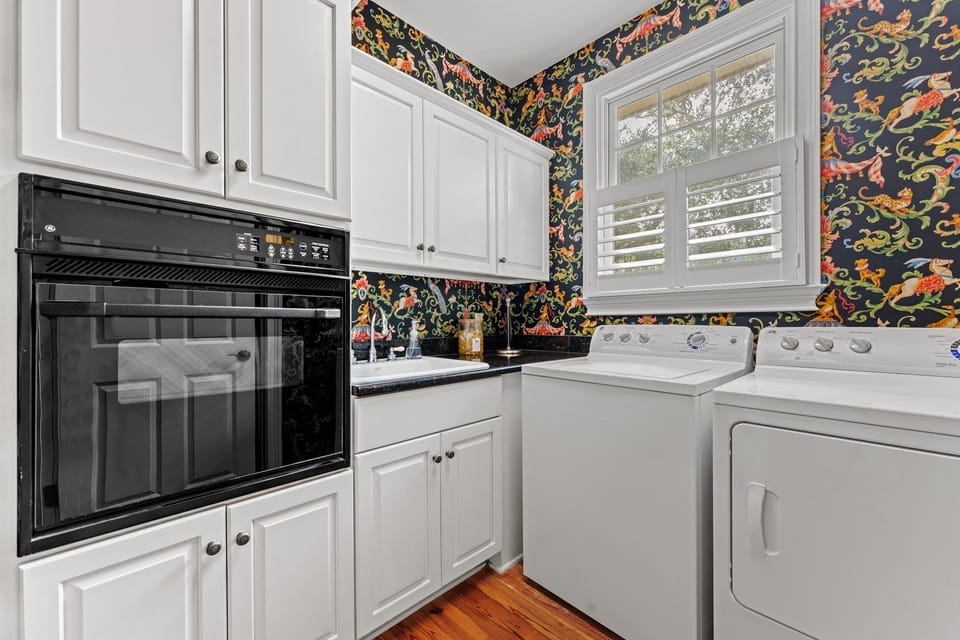 Laundry with Extra Oven