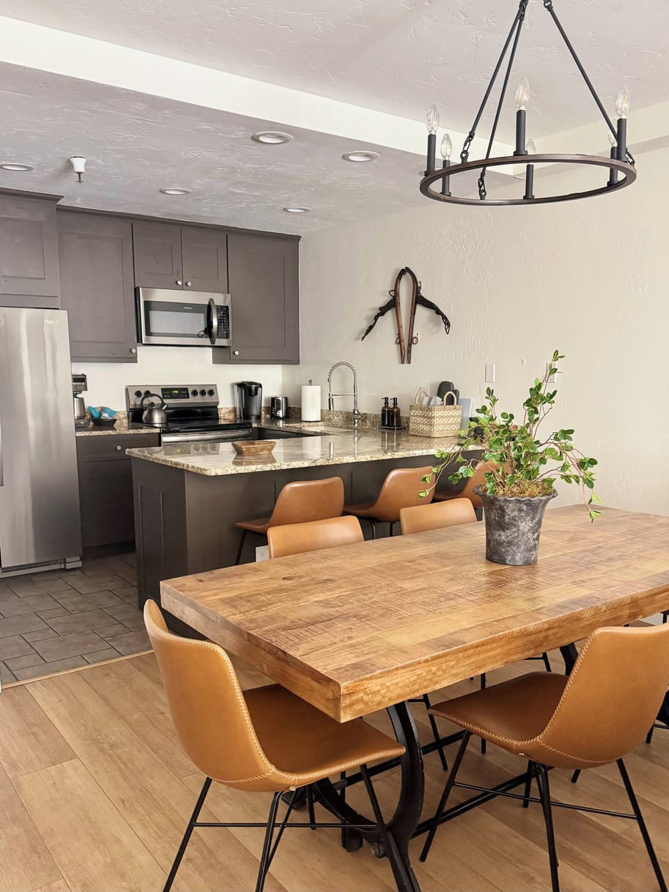 Dining & Kitchen
