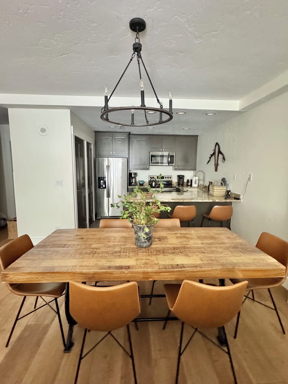 Dining & Kitchen