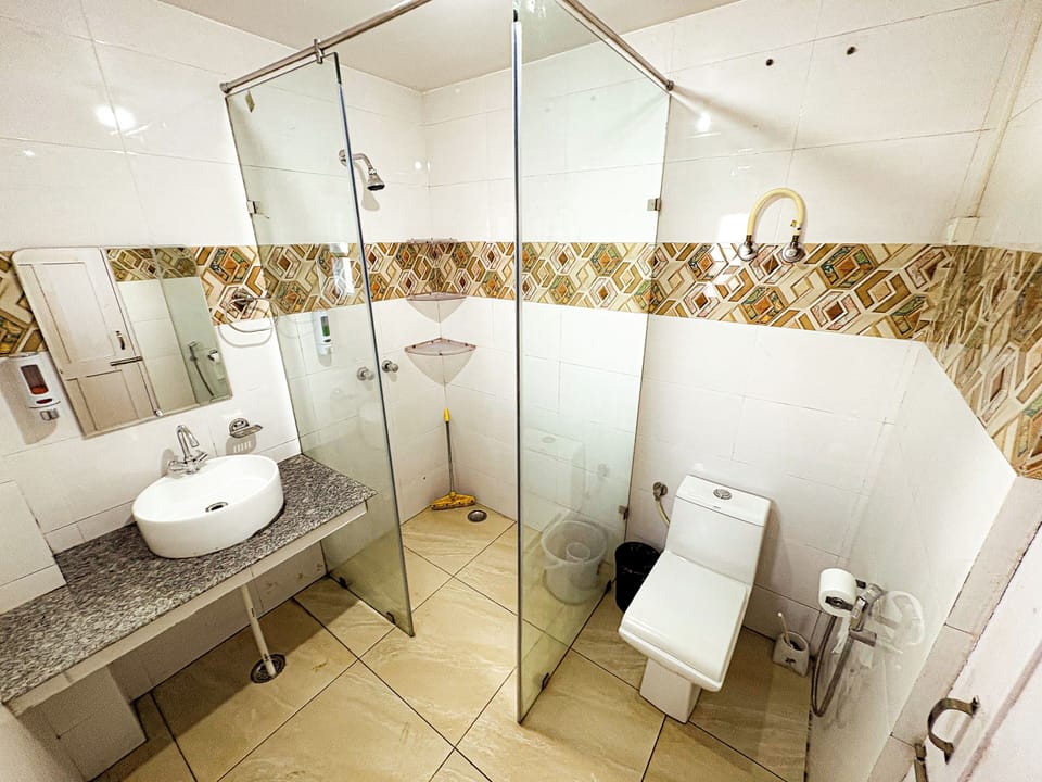 Deluxe Double Room, Mountain View | Bathroom