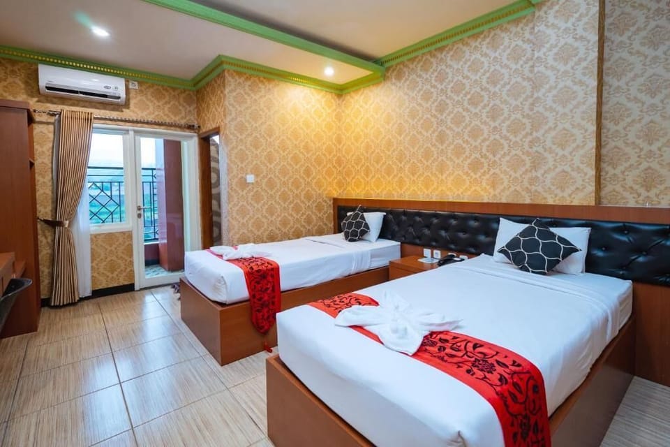 Standard Twin Room | Desk, free WiFi, bed sheets