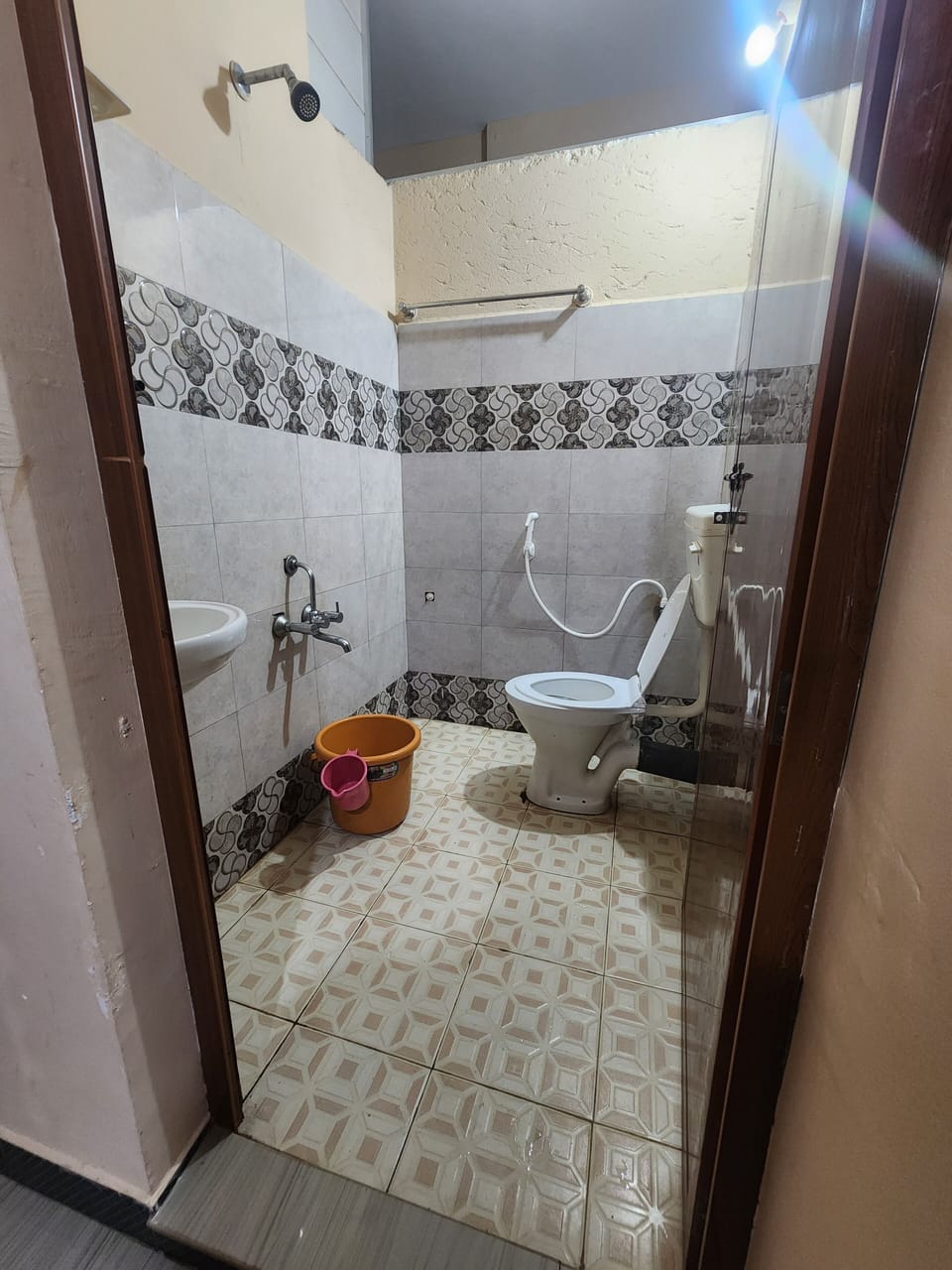 Towels, soap, shampoo