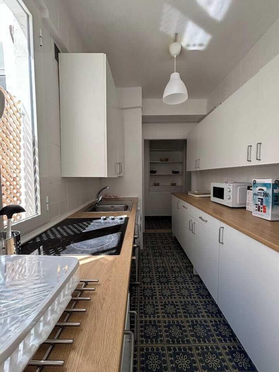 Electric kettle, toaster