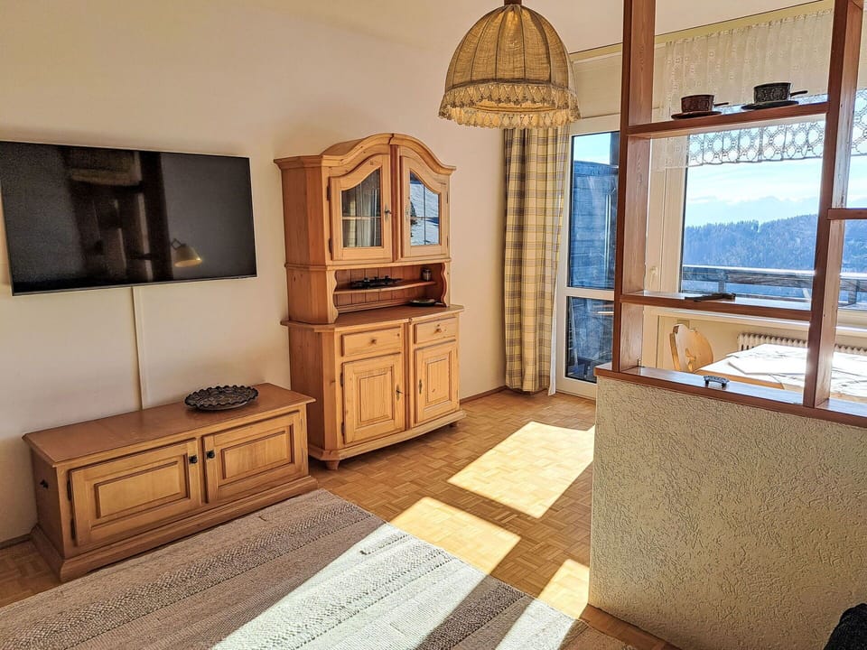 Furniture, Interior Design, Flooring, Wood, Floor, Room, Cabinetry, Ceiling, Apartment, Cupboard