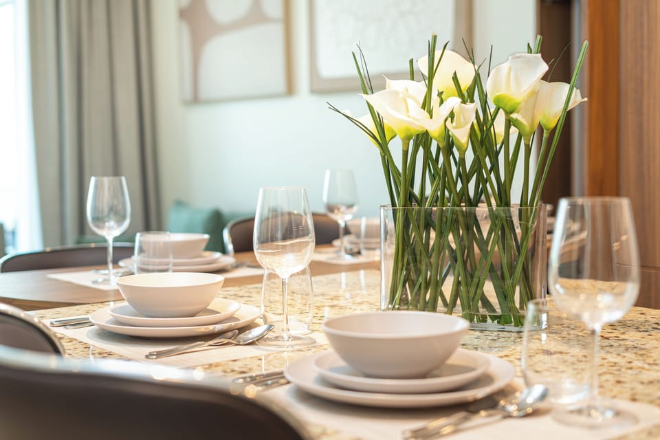 Luxury Apartment, Balcony, City View | In-room dining