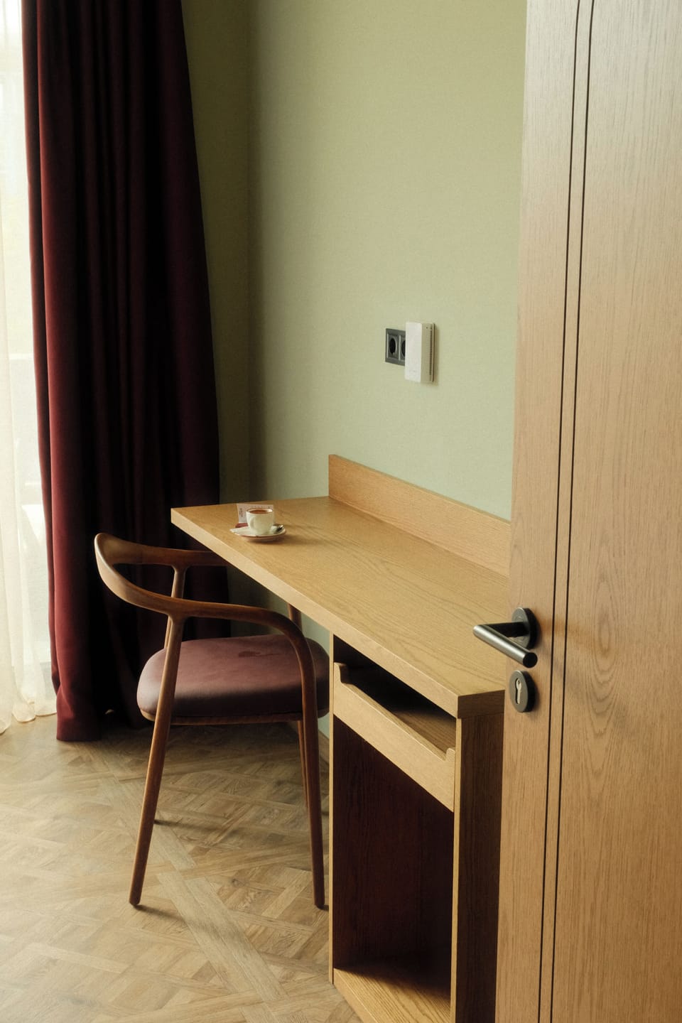 Egyptian cotton sheets, premium bedding, minibar, free WiFi