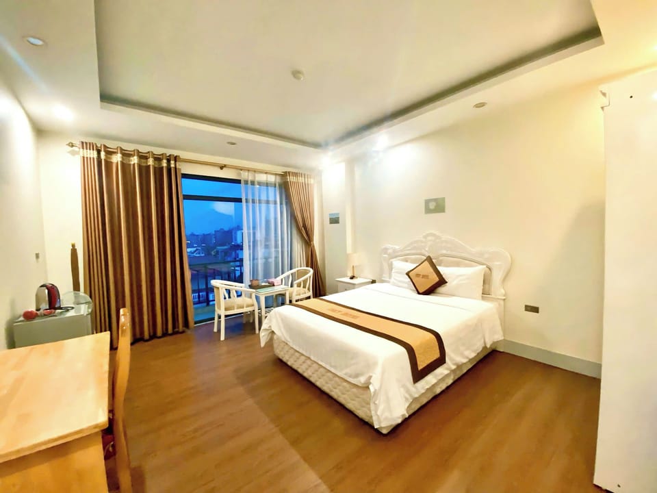 Standard Double Room Single Use | In-room safe, desk, blackout drapes, free WiFi