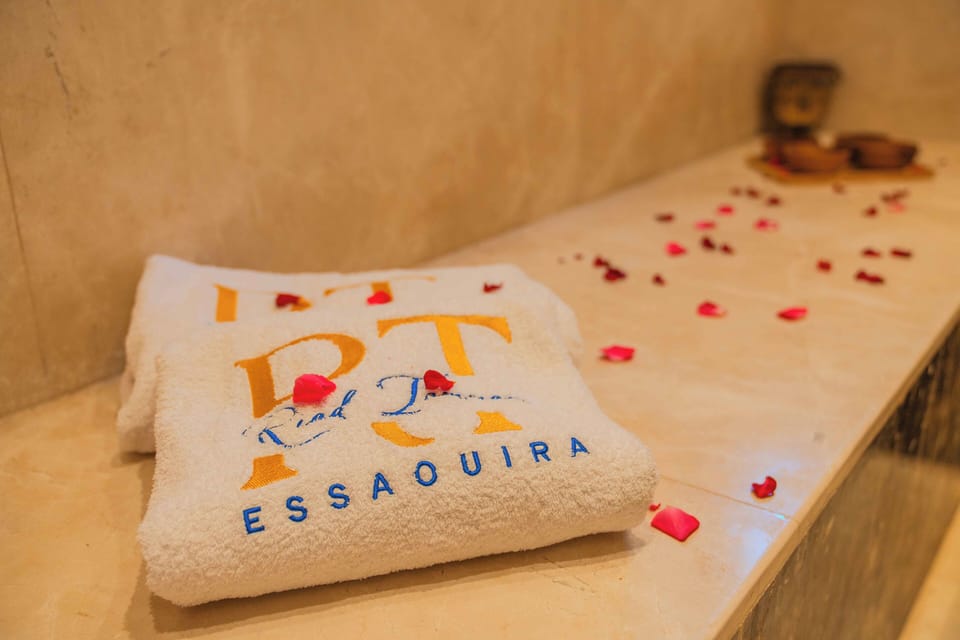Sauna, hot tub, steam room, body treatments, deep-tissue massages