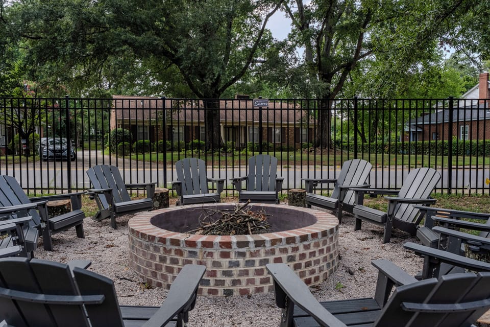 Gather around the fire pit for stories, S’mores, laughter, reminiscing, and relaxed evenings under the stars.