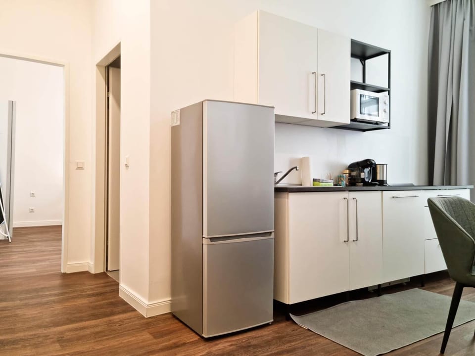 Deluxe Apartment with Kitchen and Various Views | Private kitchen