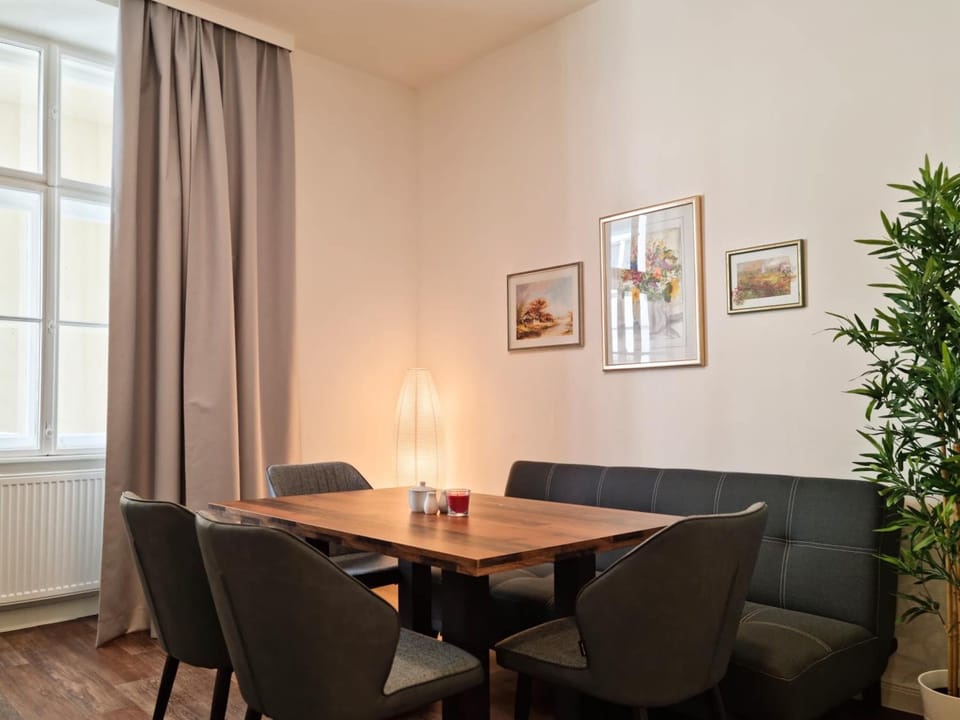 Deluxe Apartment with Kitchen and Various Views | In-room dining