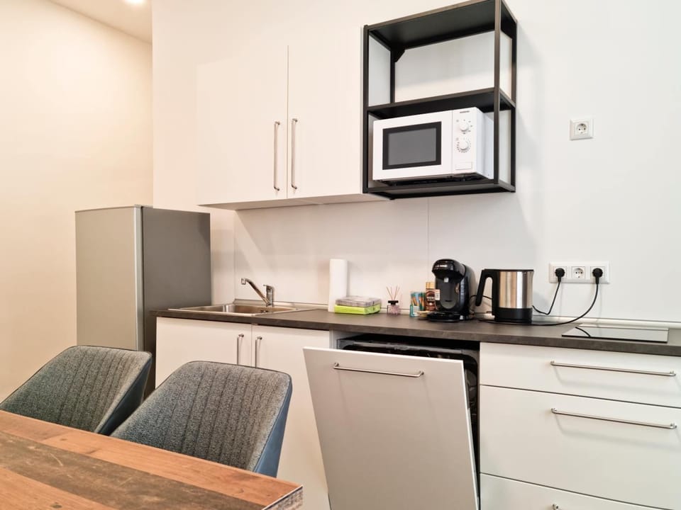 Deluxe Apartment with Kitchen and Various Views | Private kitchen