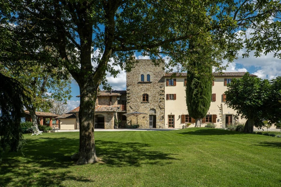 Villa Dogane by MMega Villa in Umbria