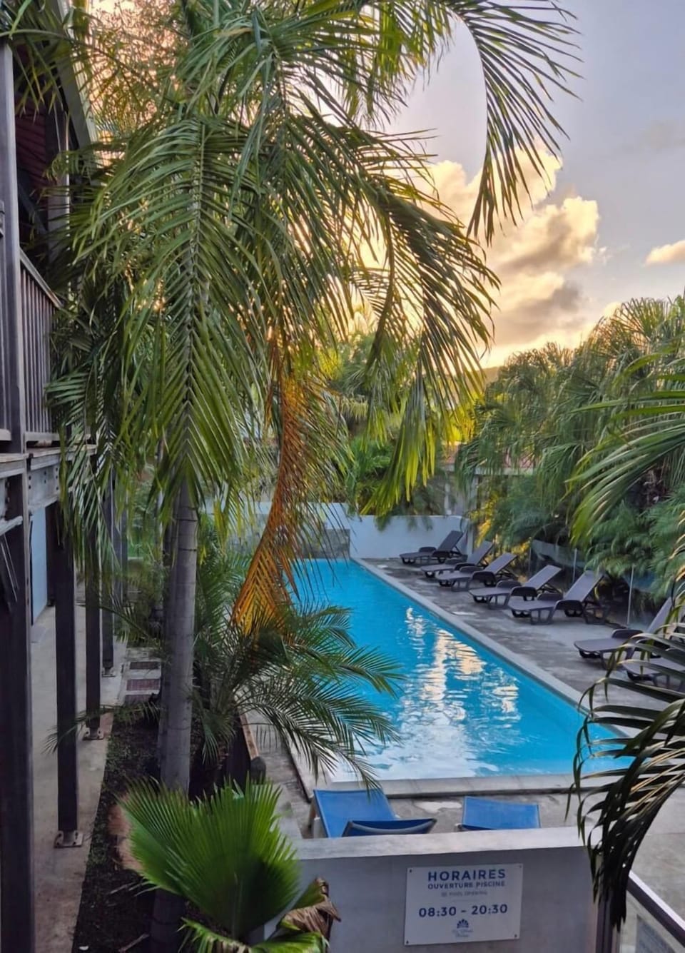 2 outdoor pools