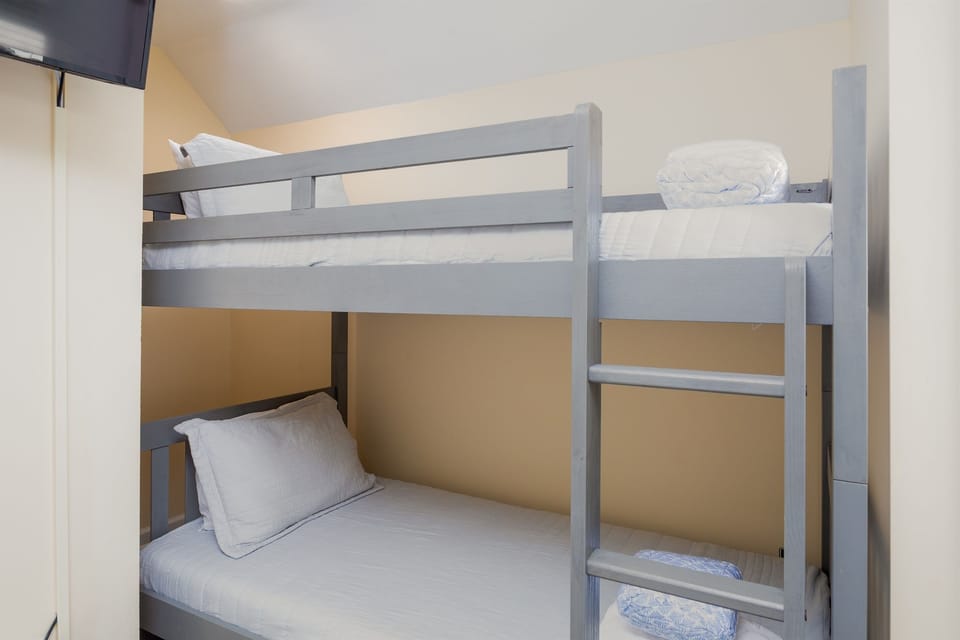 Bunk bed in Loft bedroom