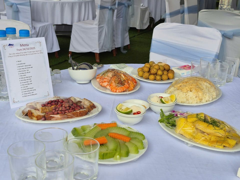 Double Room, Balcony, Lake View | Dining