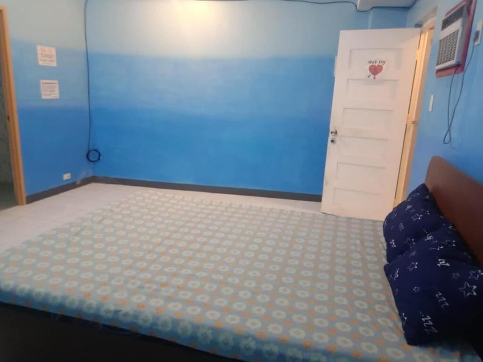 Deluxe Room | Desk