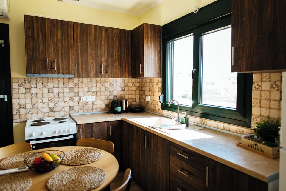 Deluxe House, 1 Bedroom, Kitchen, Sea View | Private kitchen | Electric kettle