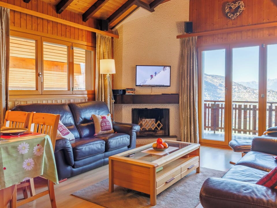 Wood, Furniture, Interior Design, Room, Ceiling, Home, Floor, Wood Stain, Hardwood, Living Room
