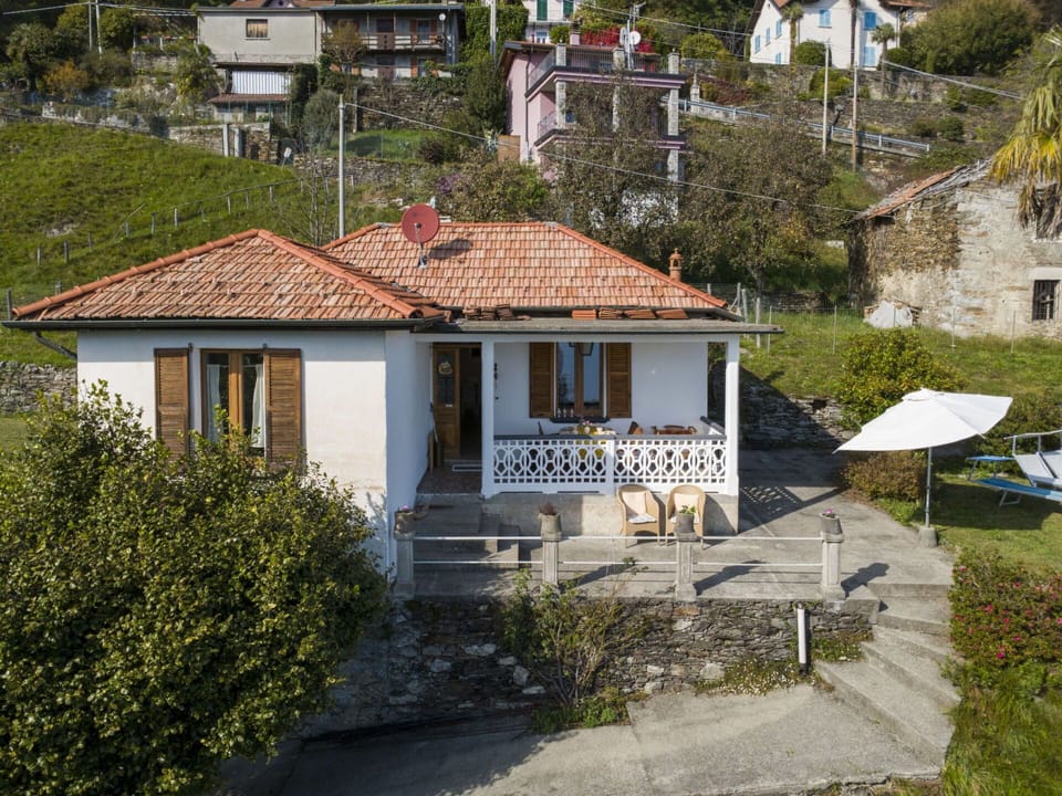 Building, House, Window, Home, Roof, Cottage, Residential Area, Architecture, Door, Rural Area