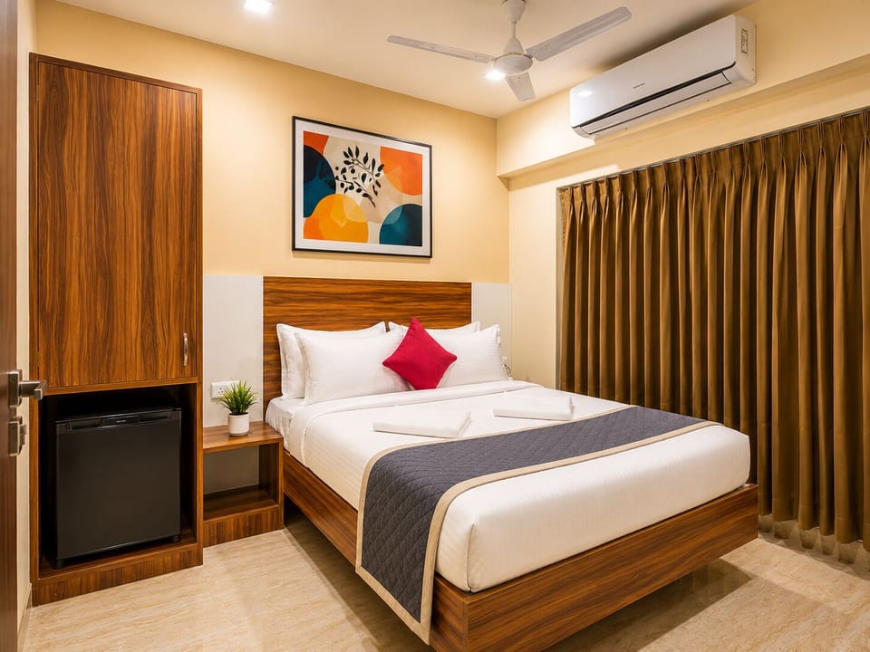 Comfort Double Room, Non Smoking, City View (without Breakfast) | Desk, laptop workspace, blackout drapes, soundproofing