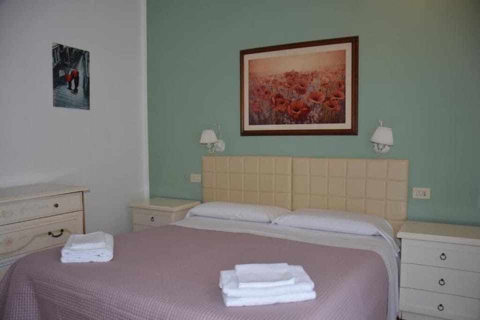 Double Room | Desk, free WiFi