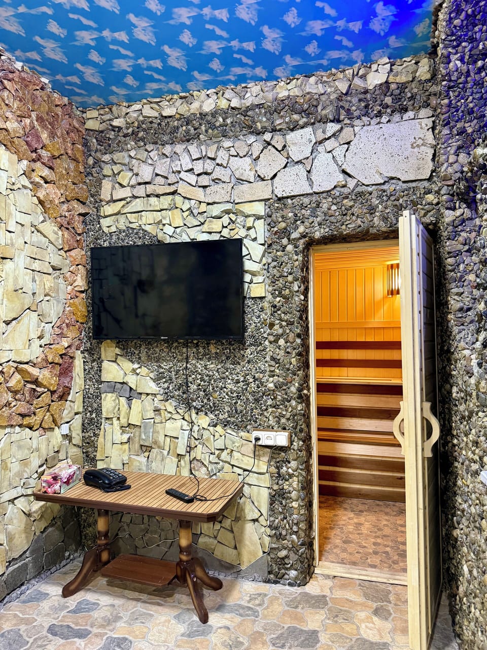 Luxury Suite | Television