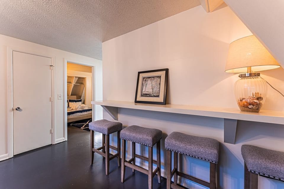 Breakfast Bar Area