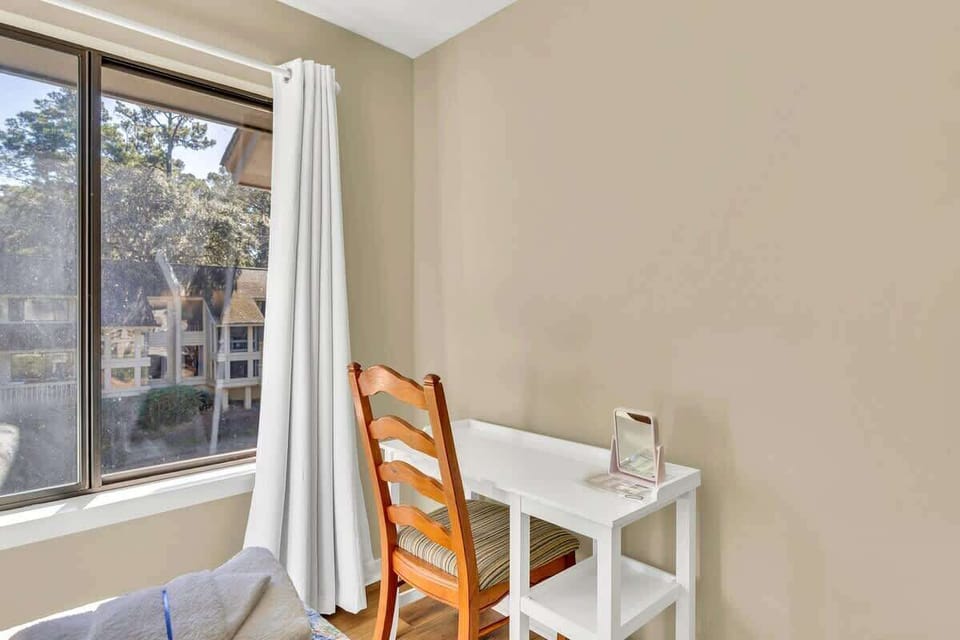 Office Space in Guest Bedroom