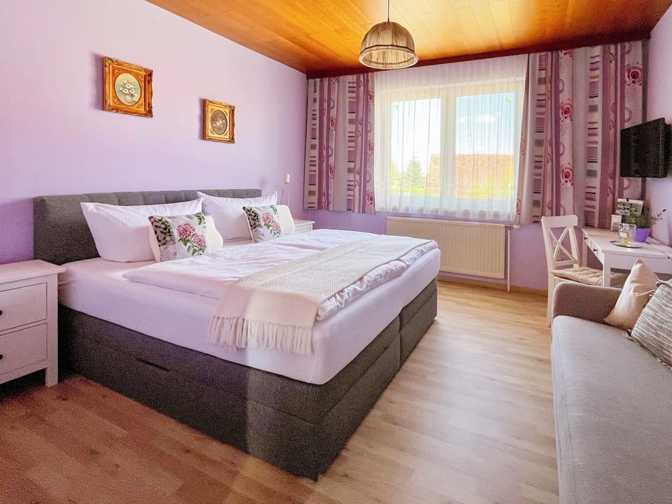 Double Room | Desk, free WiFi