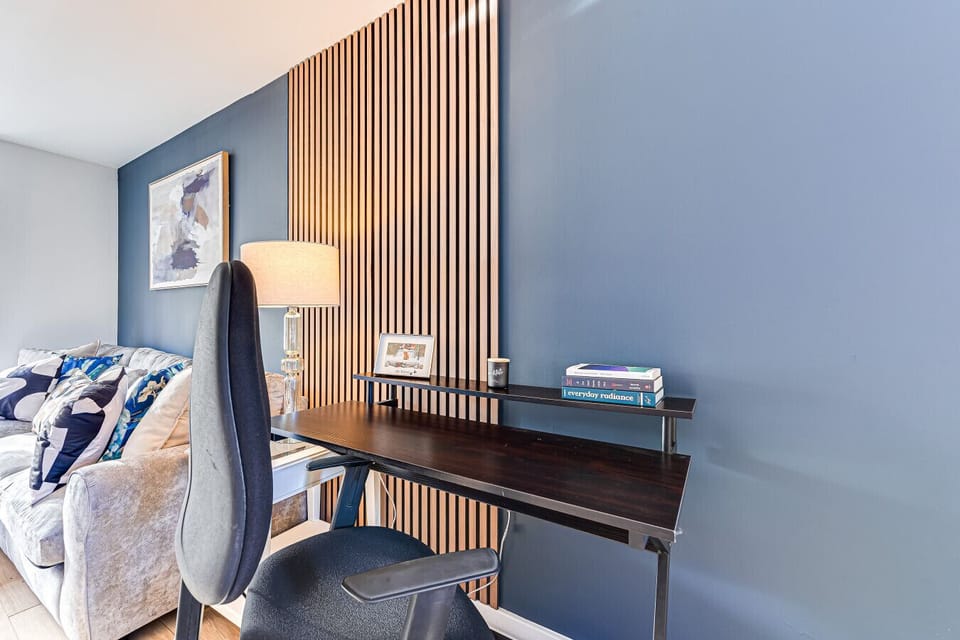 Work desk - perfect for those working or studying from home. There is free fast wifi throughout the house.