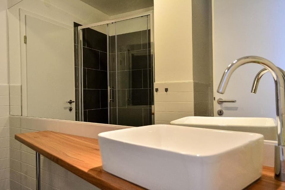 Comfort Quadruple Room, Sea View | Bathroom | Shower, hair dryer, soap, shampoo