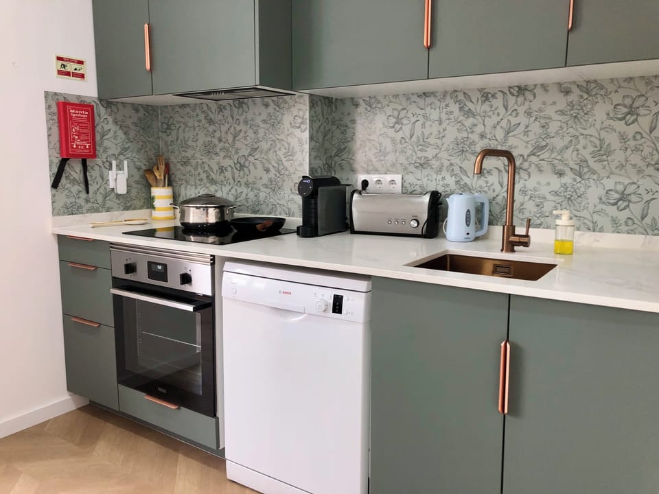 Cozinha totalmente equipada á disposição. Máquina de café Delta