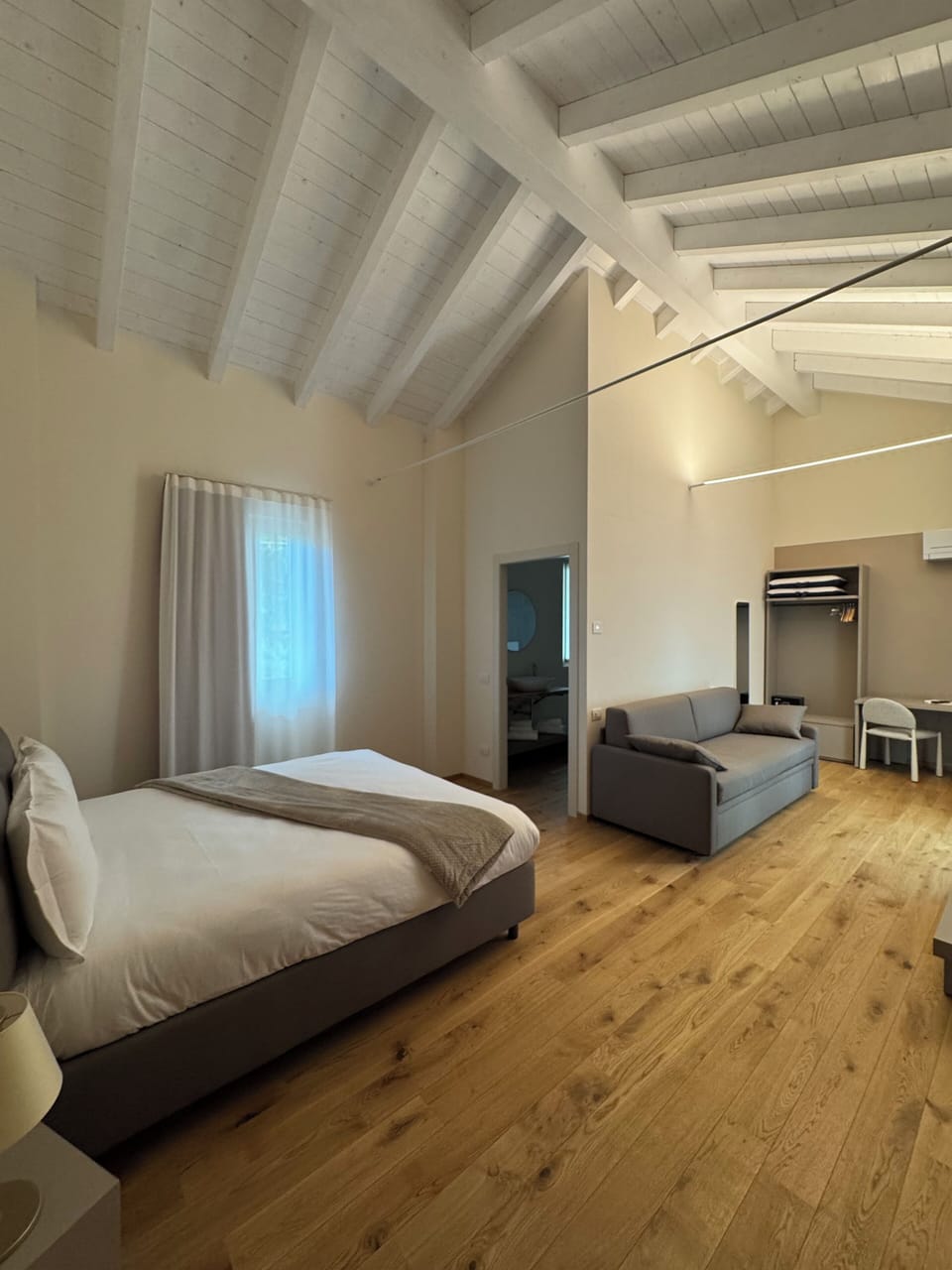 Deluxe Room, Non Smoking, Private Bathroom | In-room safe, desk, blackout drapes, free WiFi