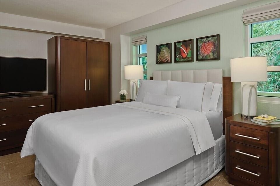 Family Apartment, 2 Bedrooms, Partial Ocean View, Oceanfront | Premium bedding, down comforters, in-room safe, desk