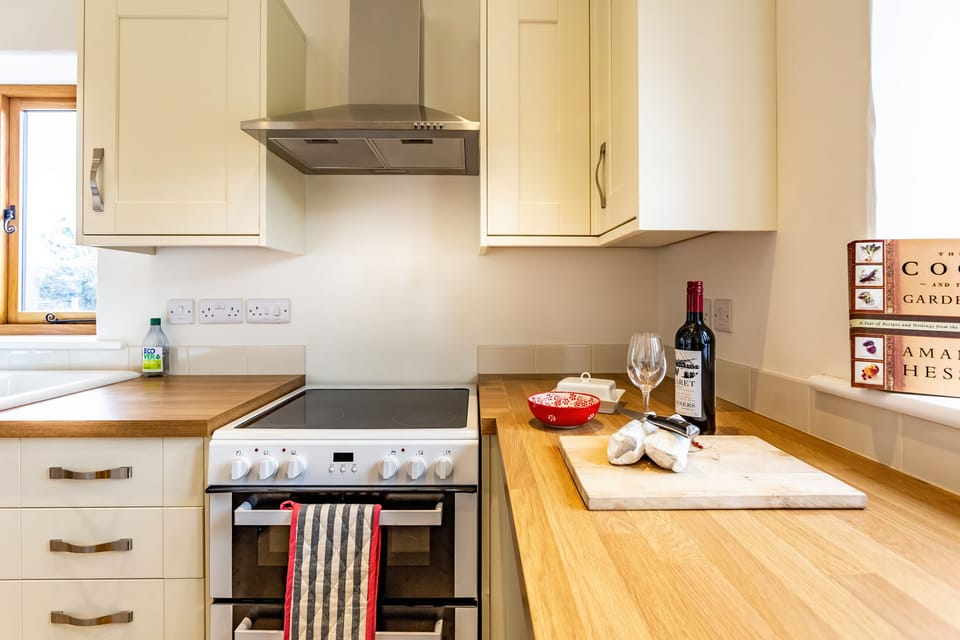 Fridge, microwave, dishwasher, toaster