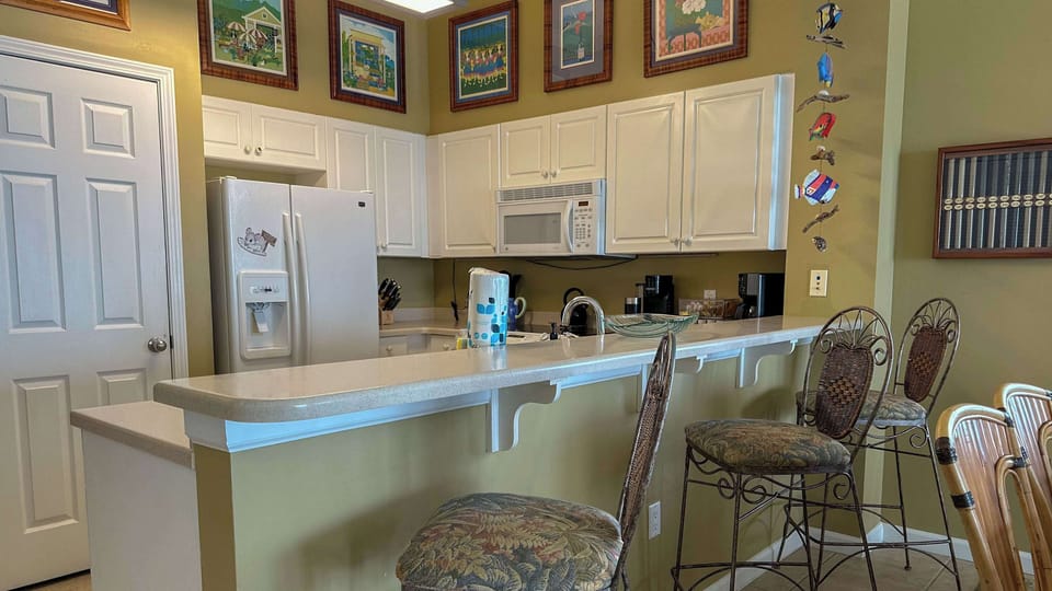 Condo, Multiple Beds, Balcony, Ocean View (Windemere 501) | Private kitchen