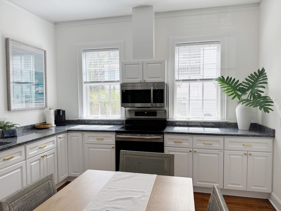 House, Balcony, Courtyard View | Private kitchen | Coffee/tea maker