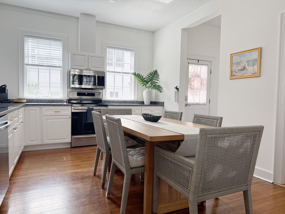 House, Balcony, Courtyard View | Private kitchen | Coffee/tea maker