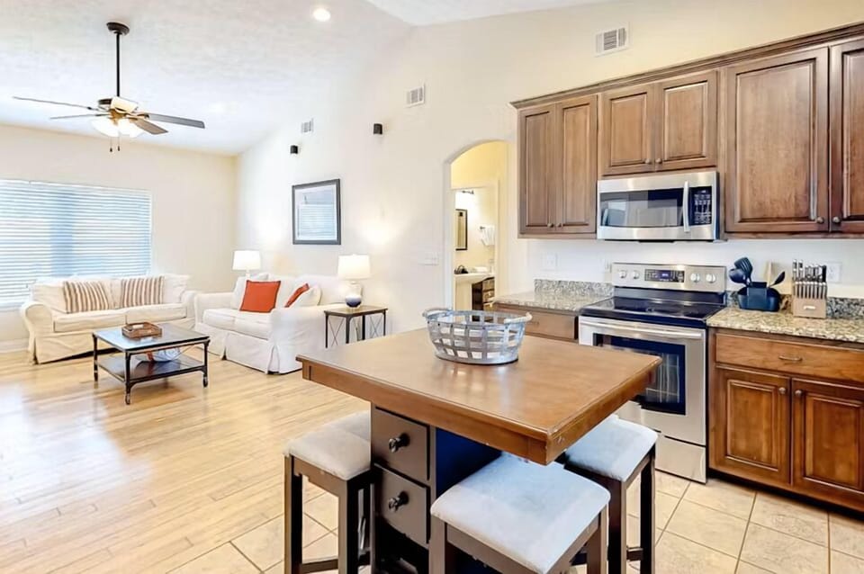 House, Multiple Beds (2 Palms A) | Interior