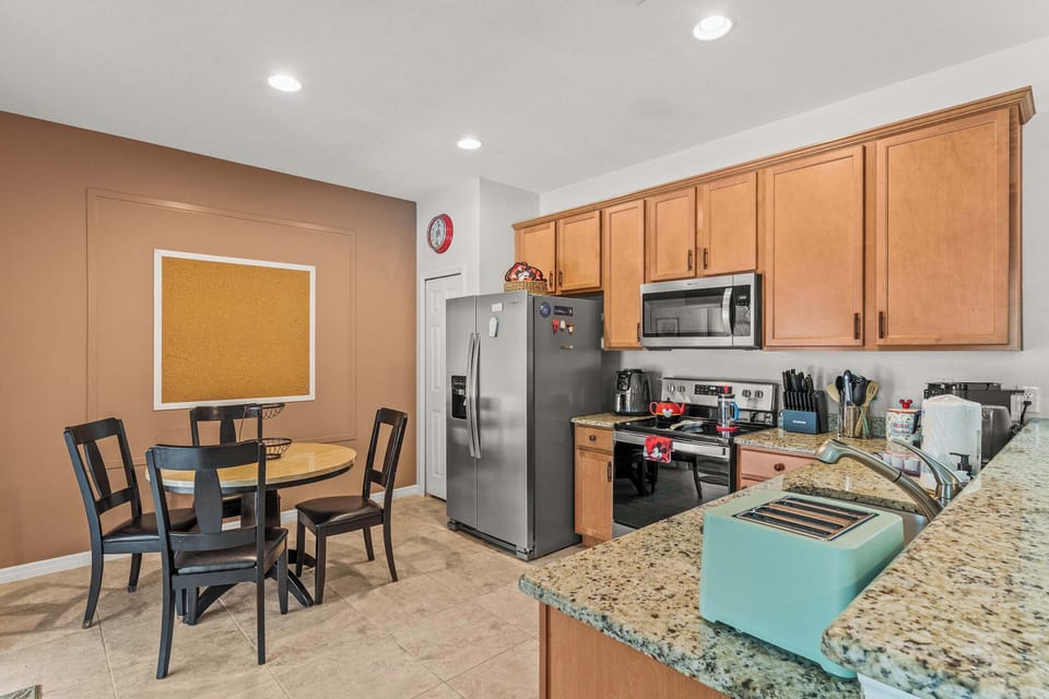 House, Multiple Beds, Pool Access, Pool View (Paradise Falls) | Private kitchen