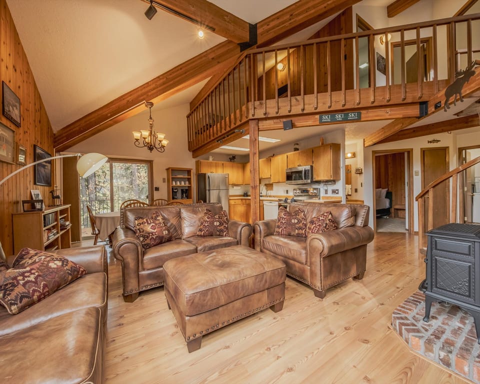 Townhome, Multiple Beds, Patio, Mountain View (Sans Souci 1) | Living area