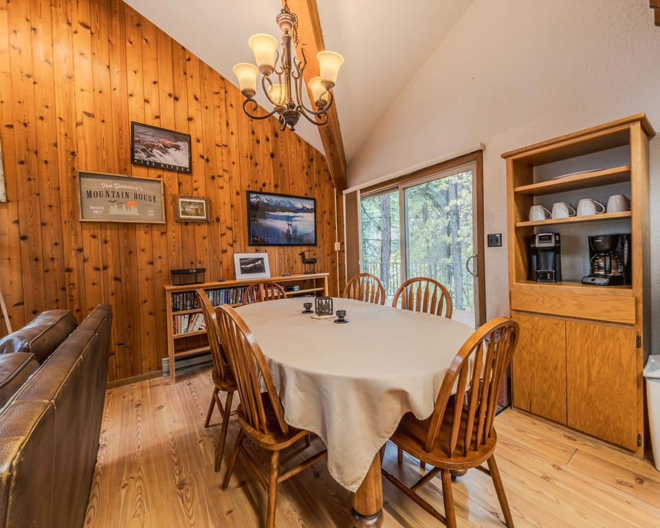 Townhome, Multiple Beds, Patio, Mountain View (Sans Souci 1) | Dining