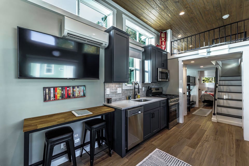 1 Bed/ 1 Bath Bunkhouse w/ Loft -Pet Friendly, Sleeps 6 | Private kitchen | Full-size fridge, microwave, oven, stovetop