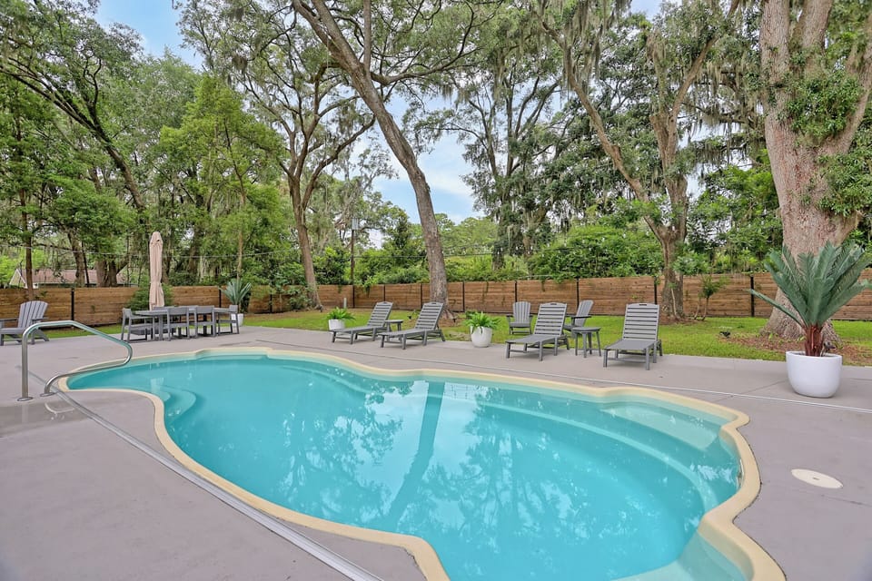 Outdoor pool, sun loungers