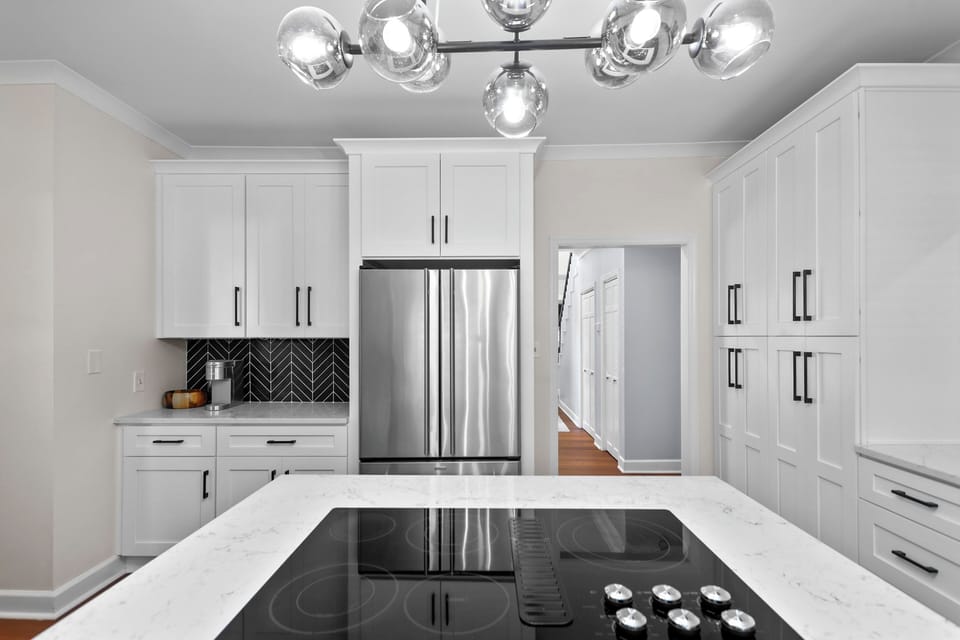 House, Courtyard View | Private kitchen | Coffee/tea maker, toaster, dining tables