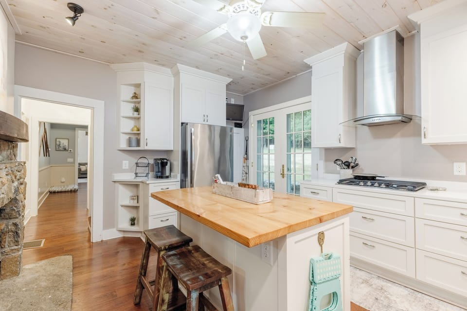 All the best amenities in the kitchen space.