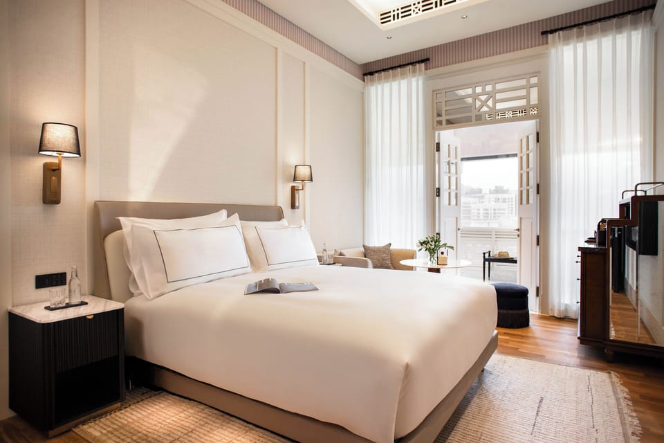Premier Room, 1 King Bed, City View | Minibar, in-room safe, desk, laptop workspace